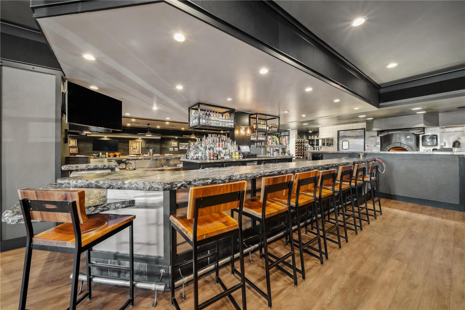 Фото Best Western Plus Hilltop Inn