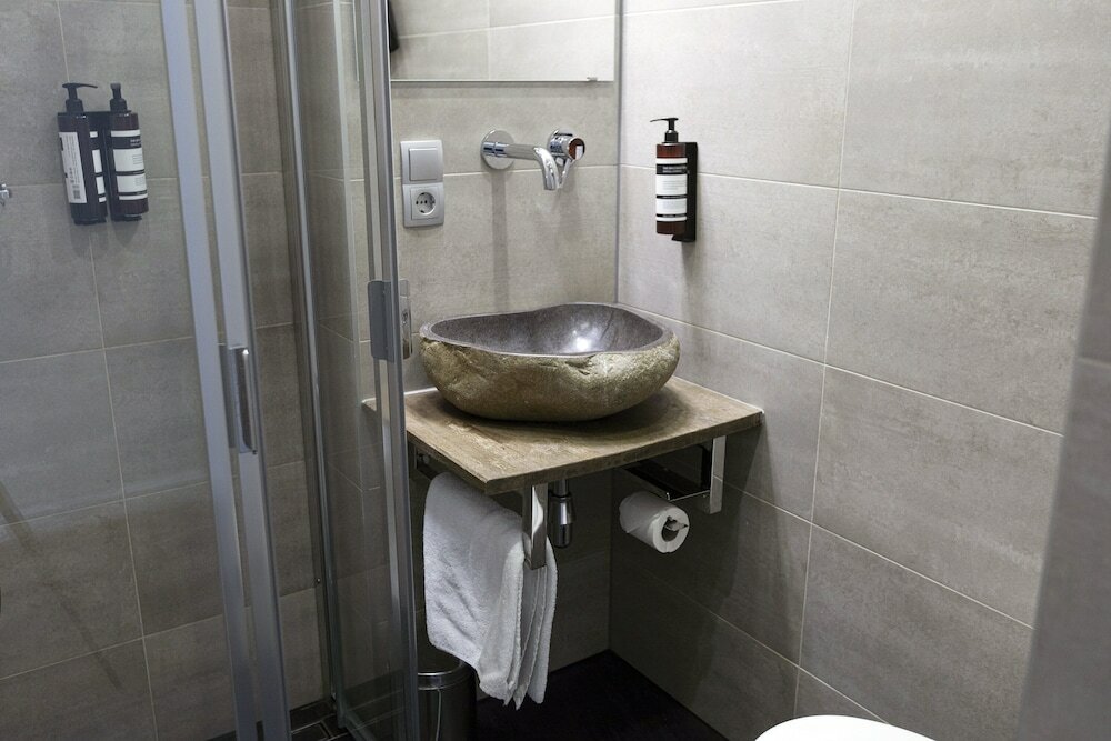 Фото Quentin England Hotel