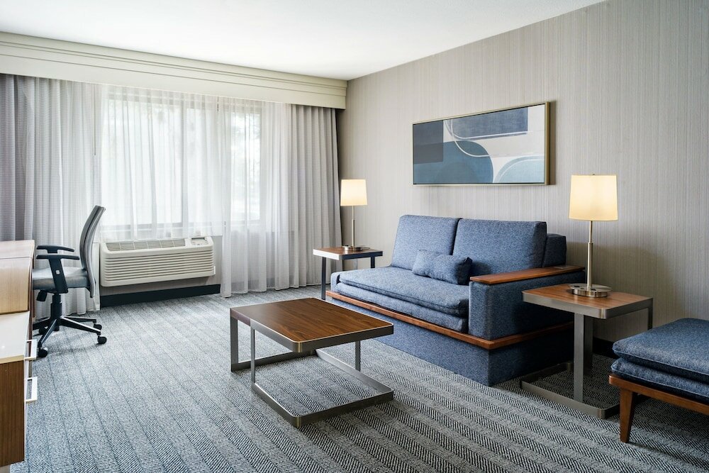 Фото Courtyard by Marriott Vacaville