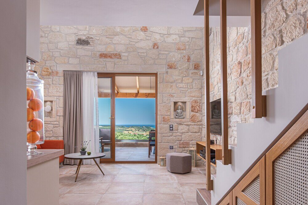 Фото Mint Retreat Suites