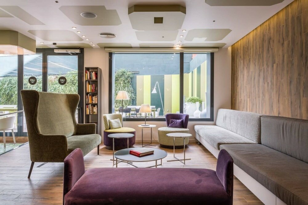 Фото Room Mate Pau