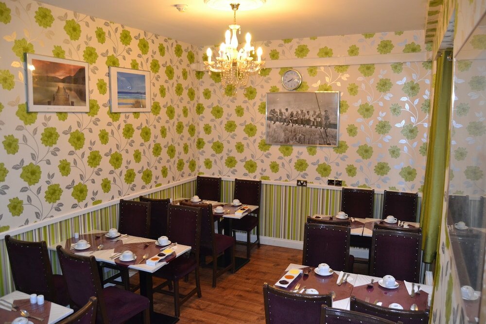 Фото Hyde Park Court Hotel