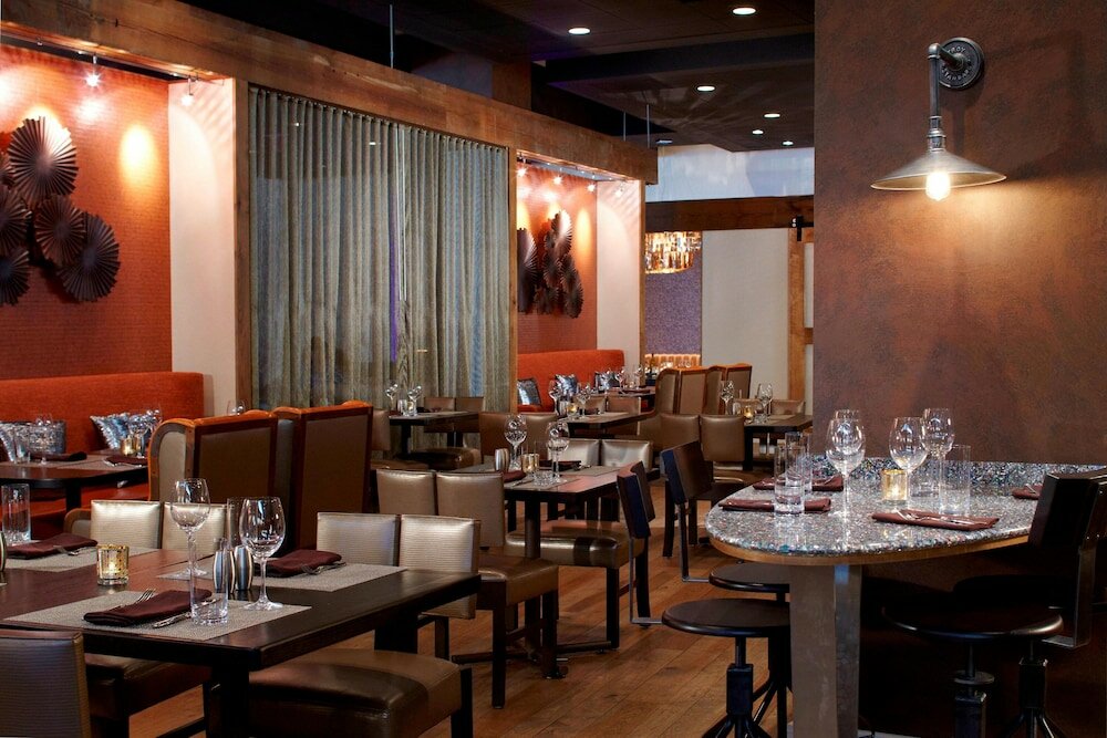 Фото Renaissance St. Louis Airport Hotel