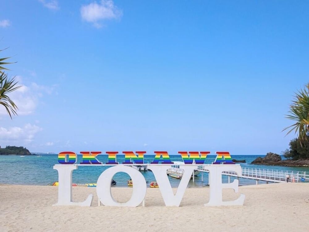 Фото Okinawa Kariyushi Lch Resort on the Beach