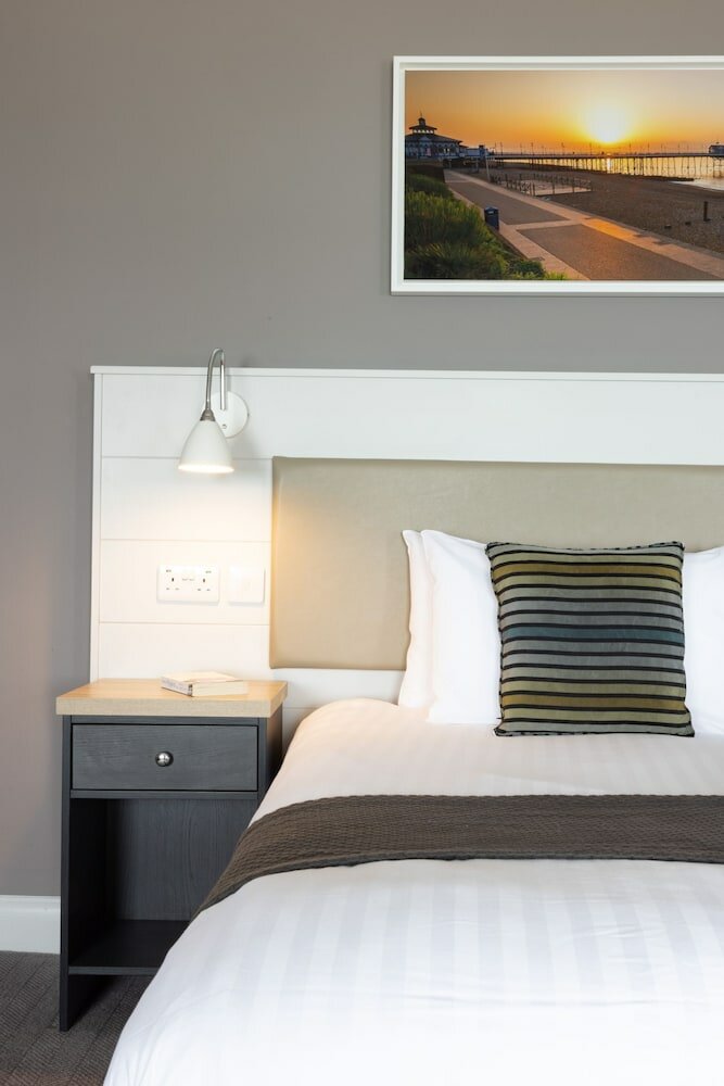 Фото The Burlington Hotel