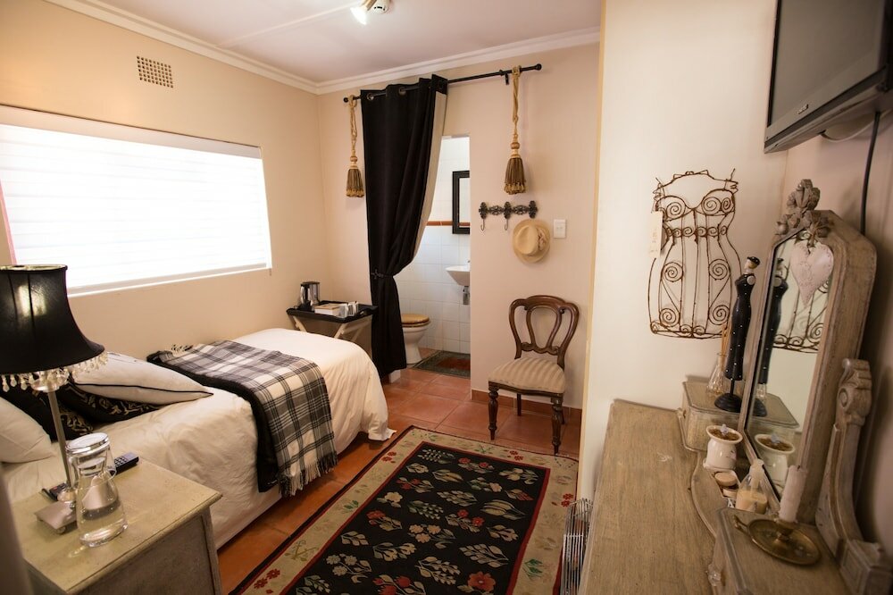 Фото MacGregors Guest House