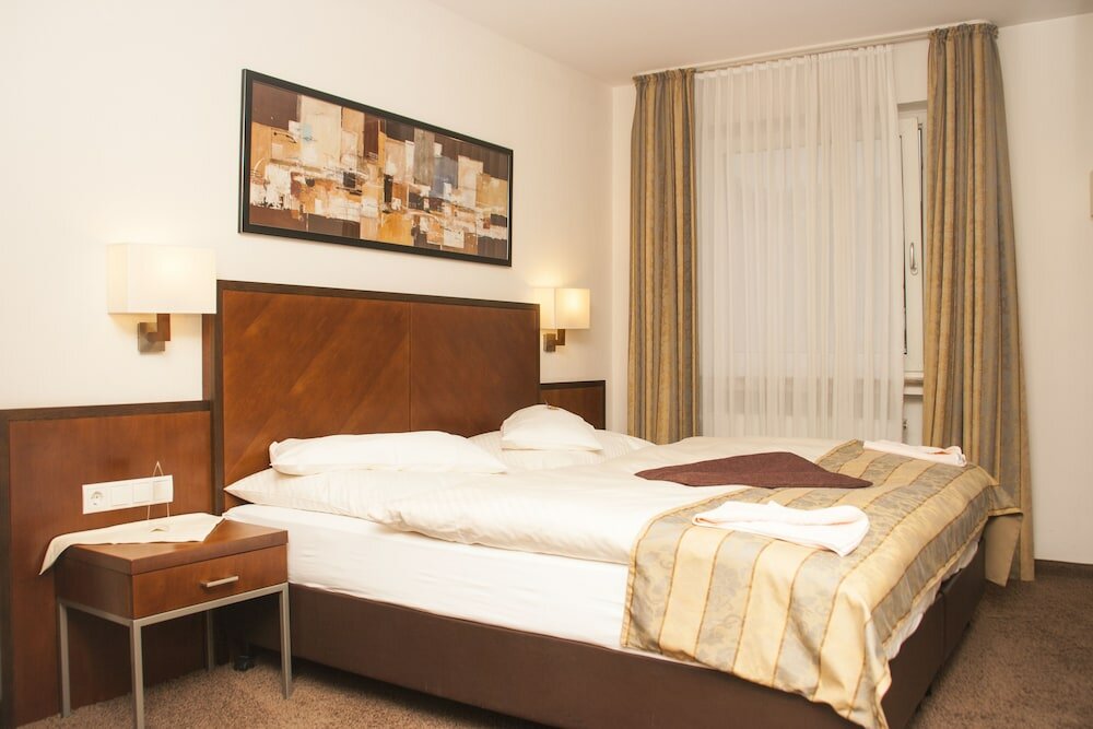 Фото Hotel zum Adler