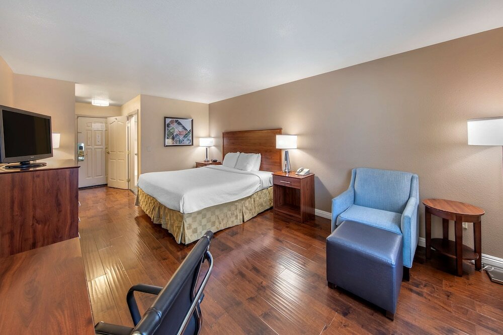 Фото Best Western Plus John Jay Inn & Suites