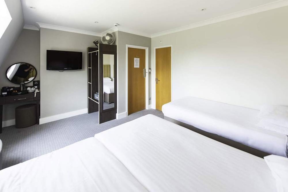 Фото Garden Court Hotel