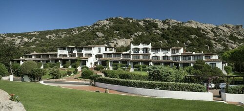 Внешний вид отеля Hotel La Bisaccia в Бая-Сардинии, фото 3