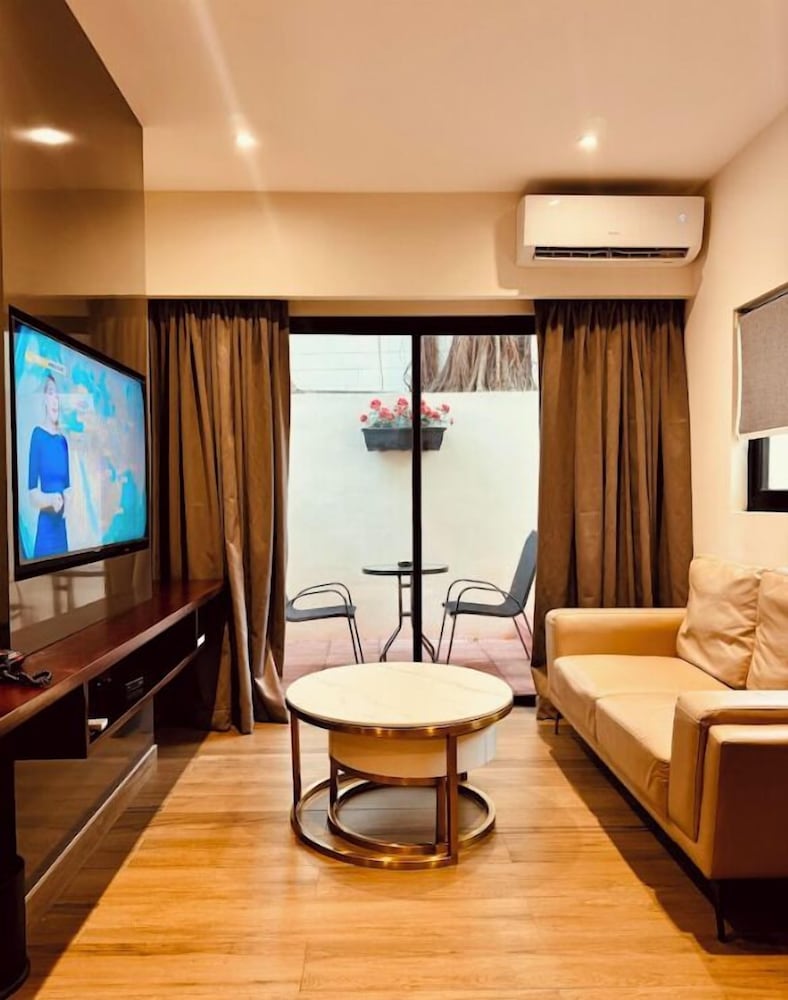 Фото Lamana Hotel