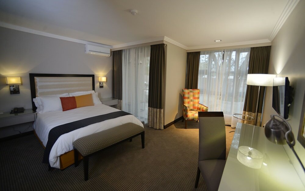 Фото отеля 2