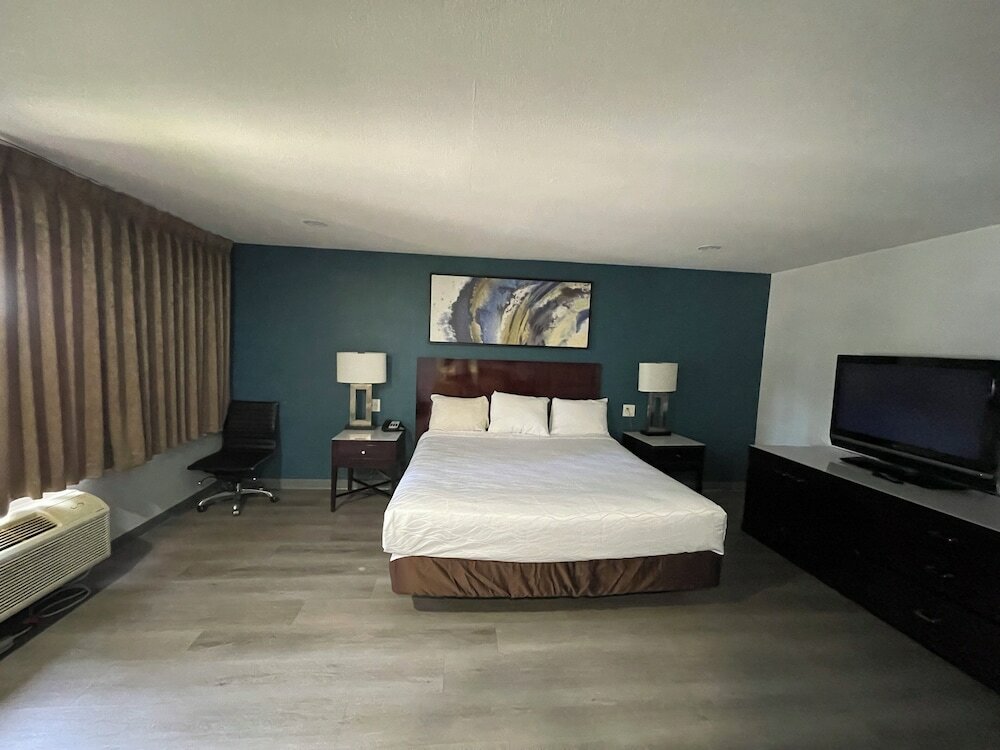 Фото Portside Inn & Suites