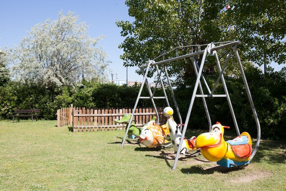 Фото Hotel St. Gregory Park