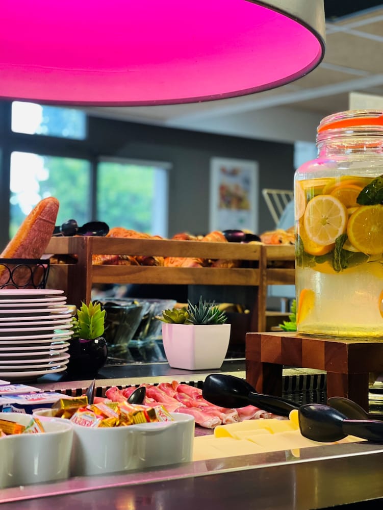 Фото Campanile Le Blanc Mesnil