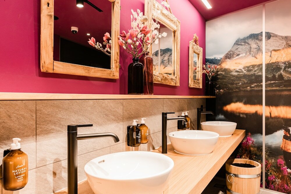 Фото Capsule Hotel - Alpine Garden Zurich Airport