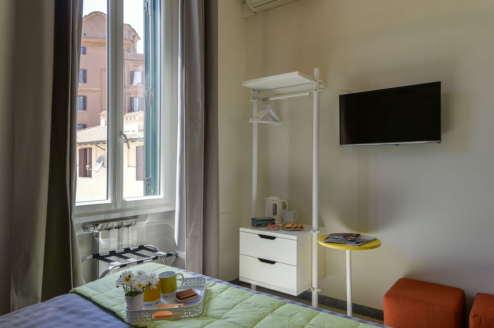 Фото The Pope's Window