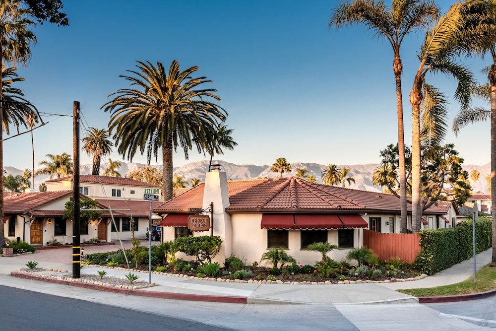 Фото Harbor House Inn