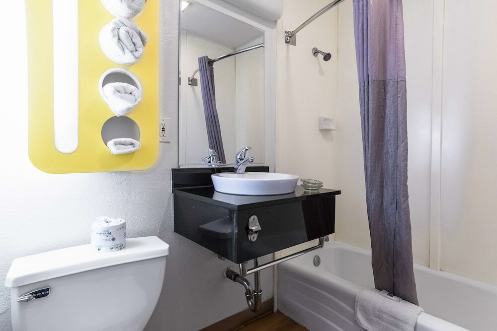 Фото Motel 6 Long Beach, Ca - International City