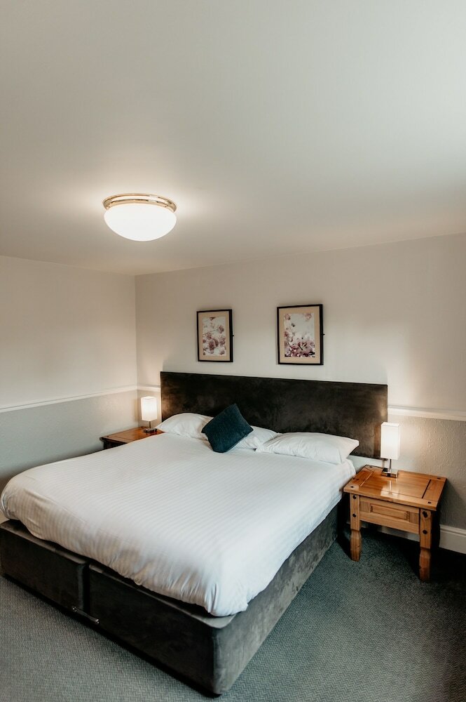 Фото Oak Farm Hotel