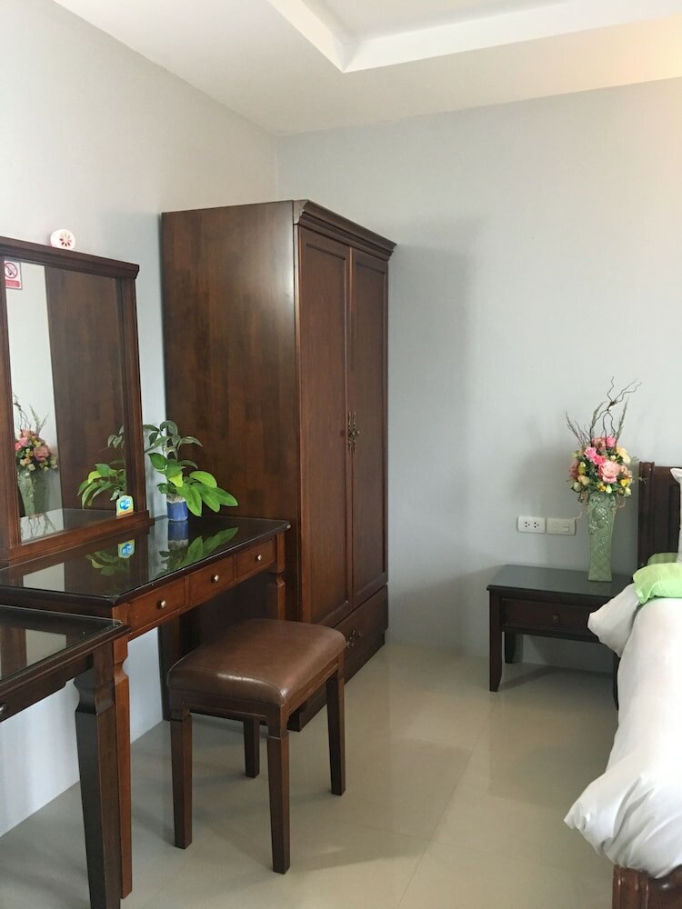 Фото J. Holiday Inn