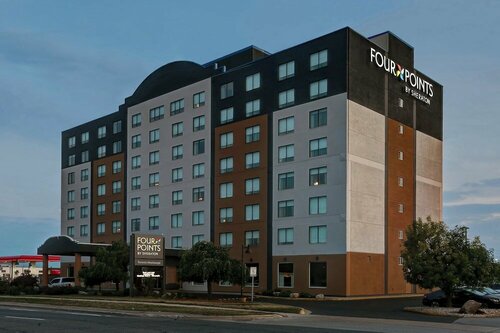 Гостиница Four Points by Sheraton Toronto Mississauga в Миссиссаге