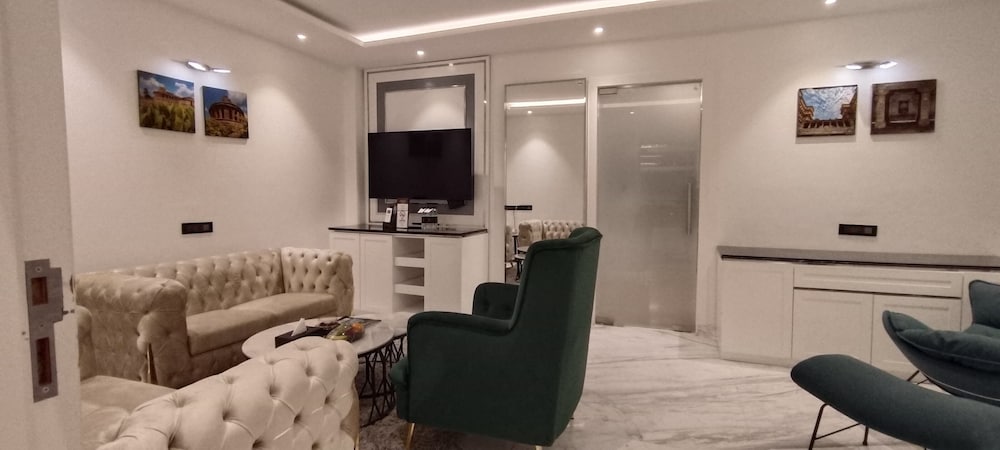 Фото Amanora The Fern Hotels & Club