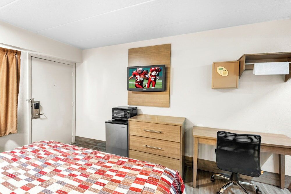 Фото Red Roof Inn Indianapolis North - College Park