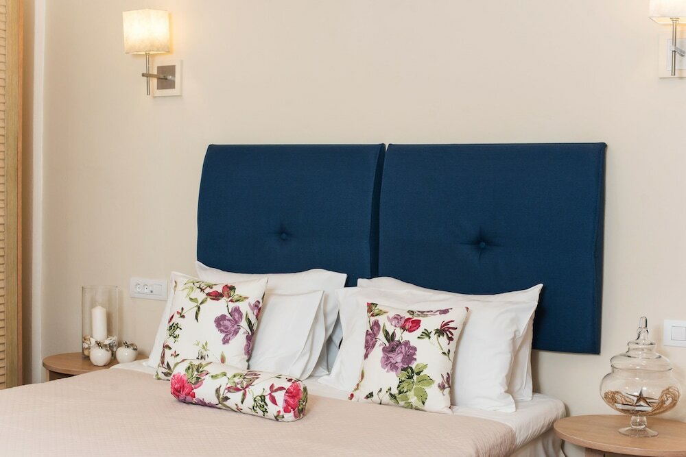 Фото Mirage Studios