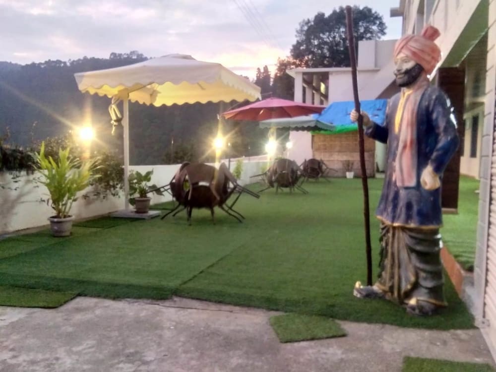 Фото Hotel Kausani Retreat