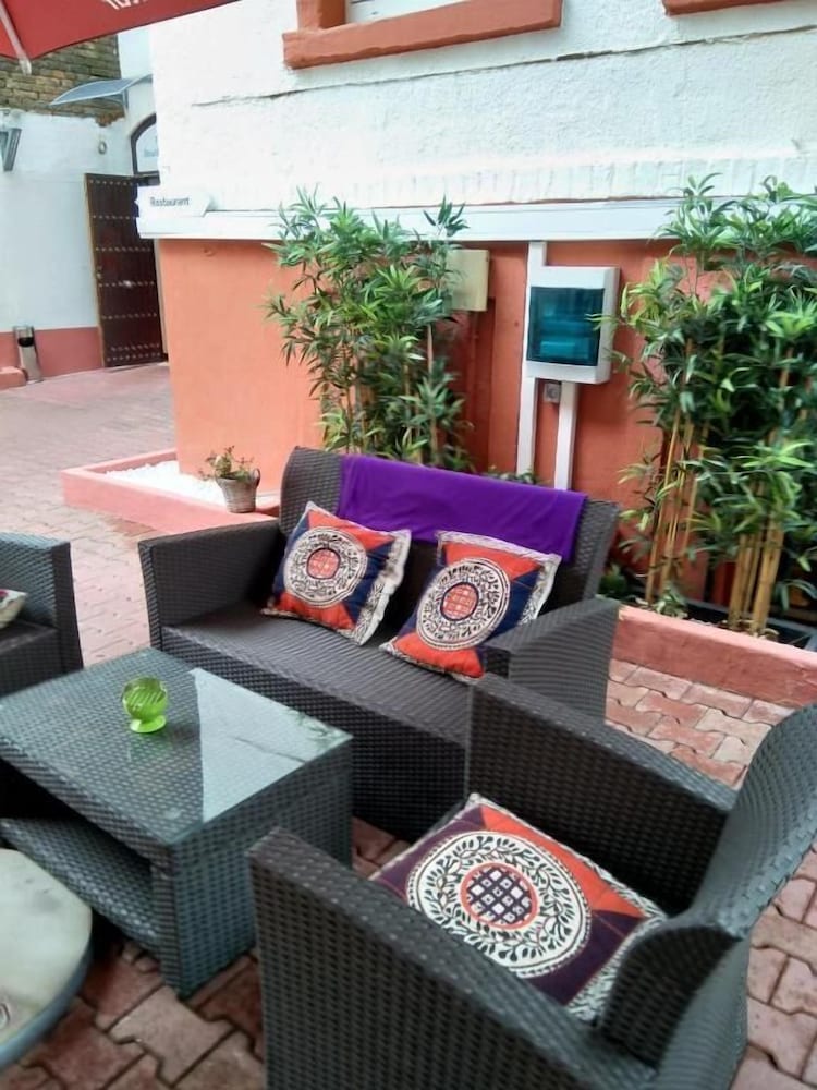 Фото Hotel Little Paris