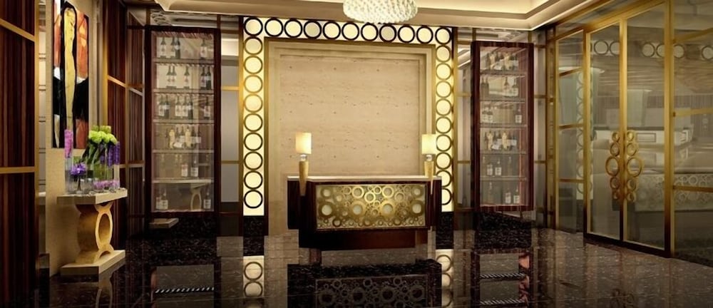 Фото Rainbird International Hotel