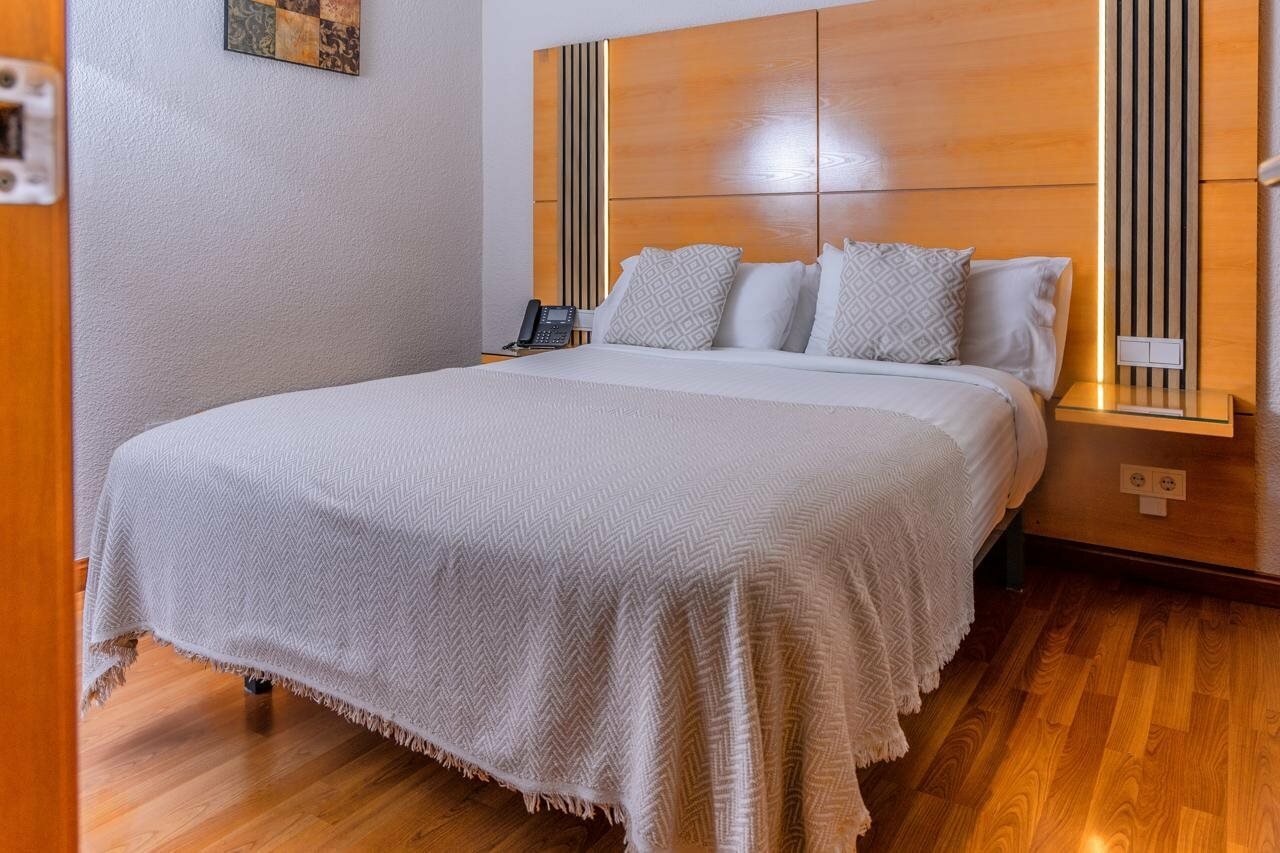 Фото Hotel Serrano