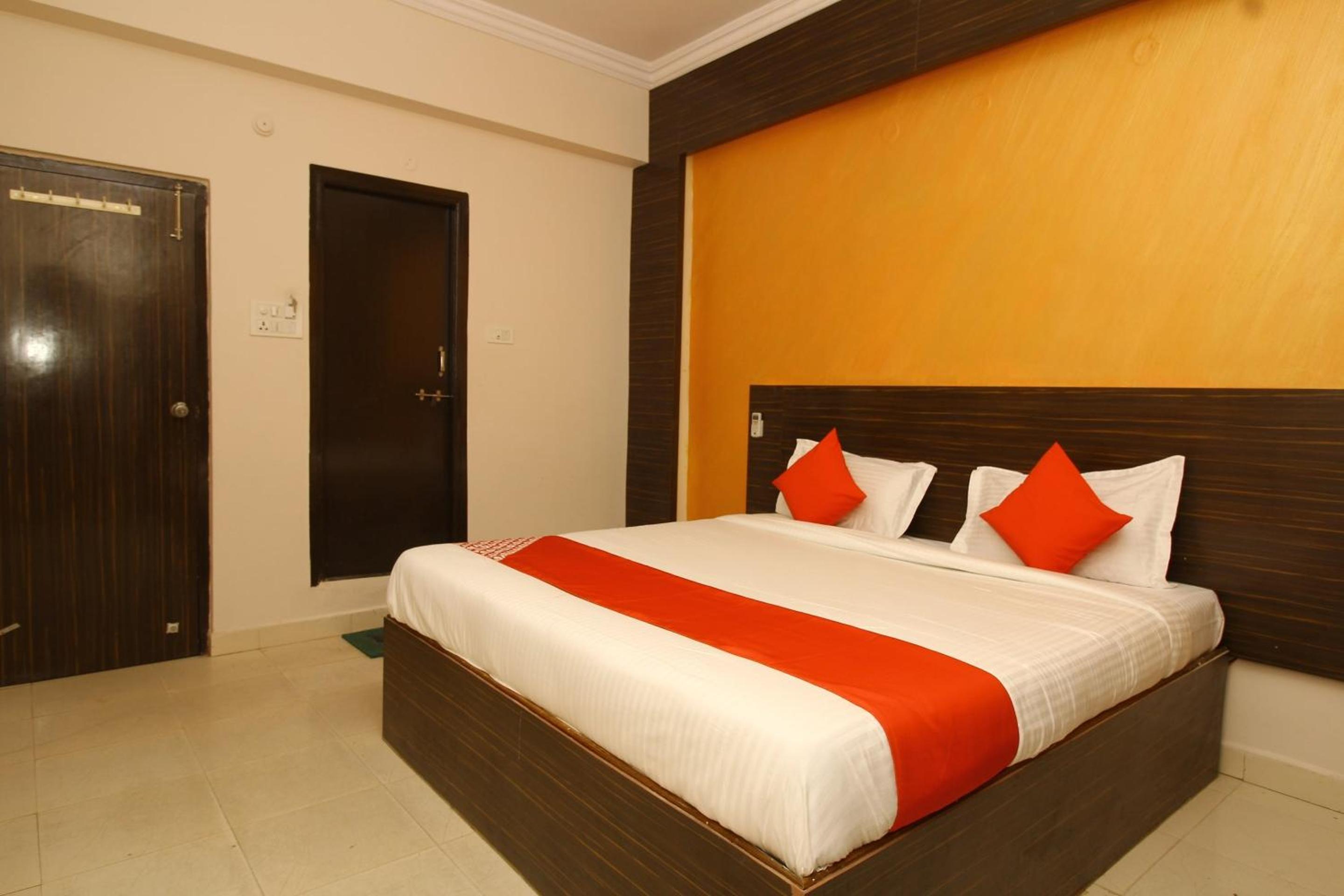 Фото Hotel Nav Bharat Residency
