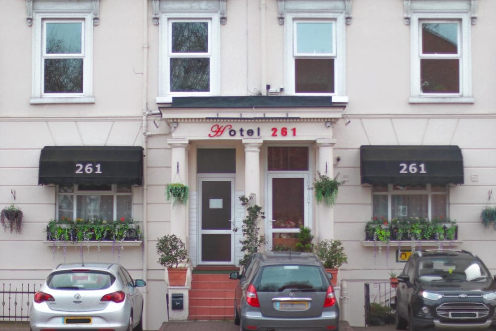 Фото Hotel 261