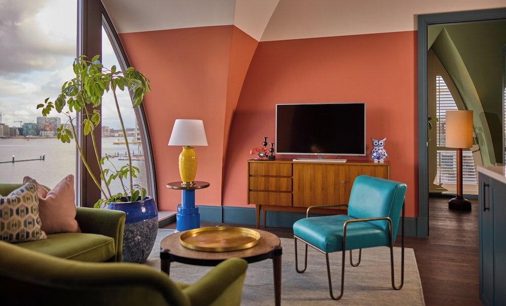 Фото The July - Boat & Co