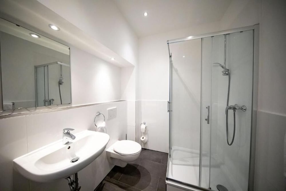 Фото Airport Hotel Dürscheidt