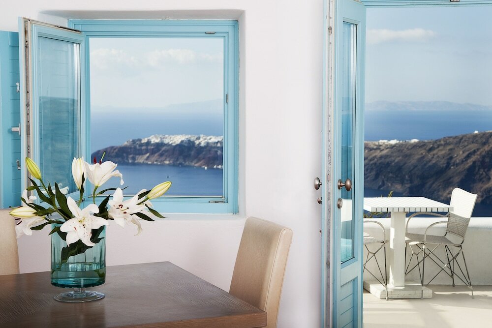 Фото White Santorini