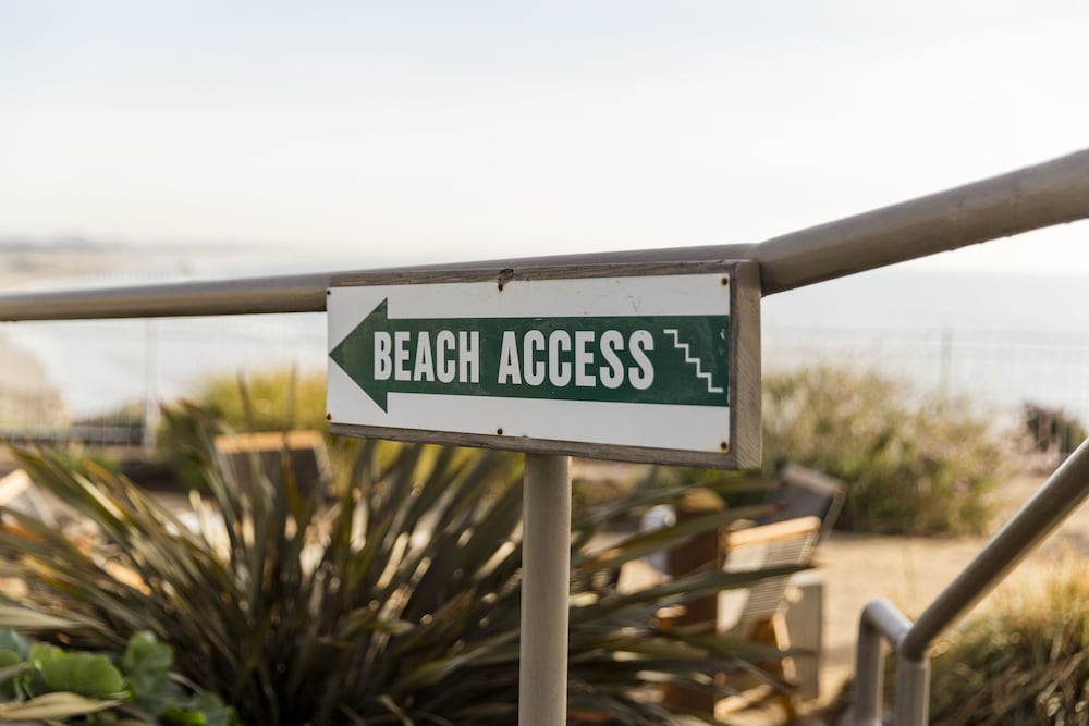 Фото Cottage Inn by The Sea