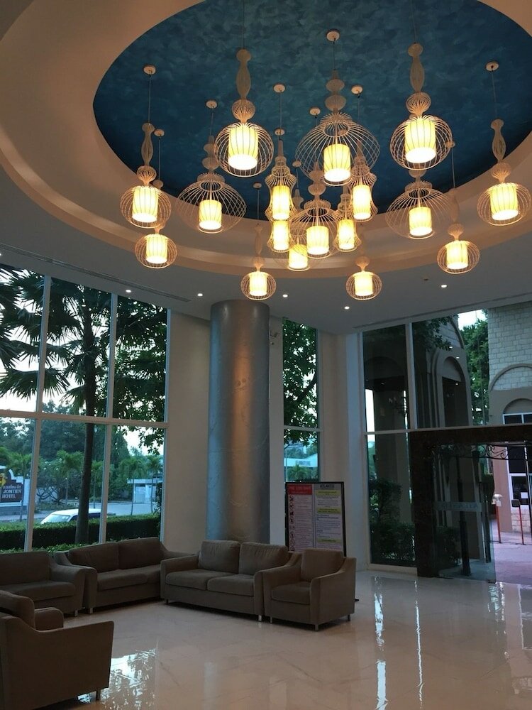 Фото Atlantis Condo Resort Pattaya by Trirong