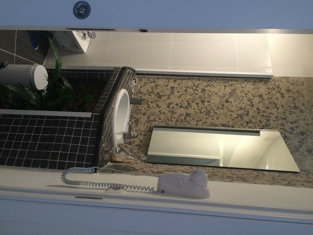 Фото Base Napoli B&b