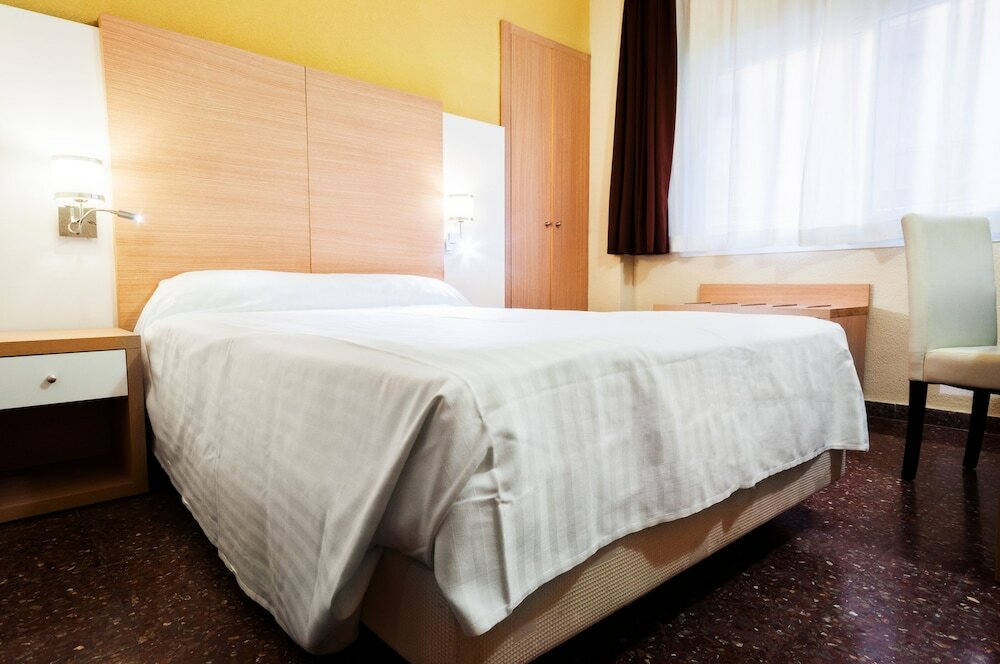 Фото Fontana Plaza