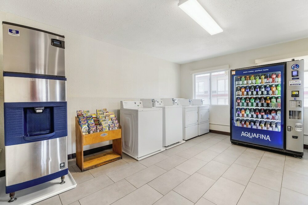 Фото Bridge Views Inn