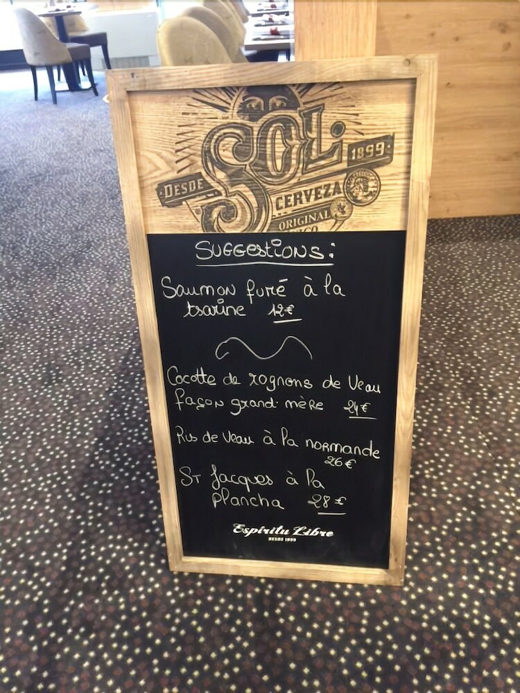 Фото Hostellerie Saint Vincent Beauvais Aéroport