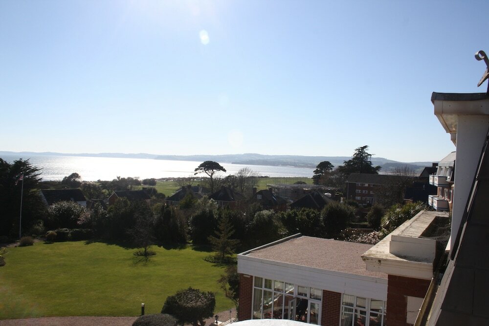 Фото The Devoncourt Resort