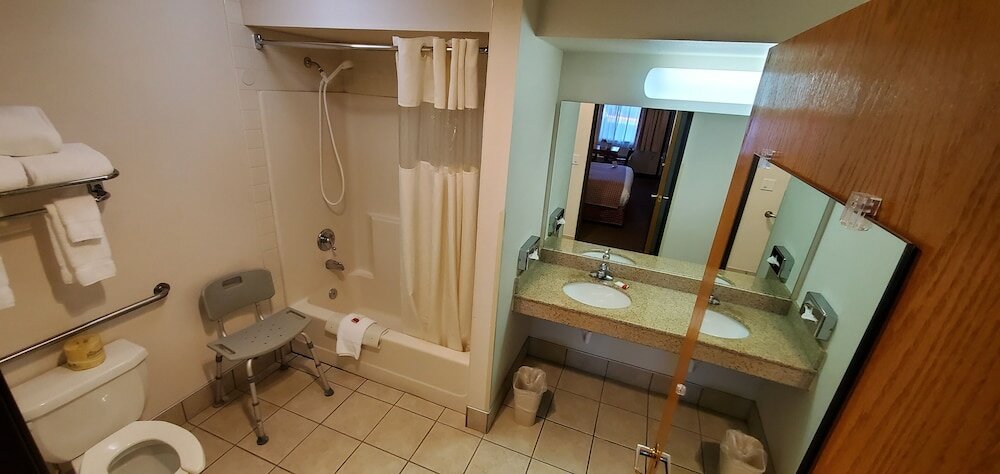 Фото Baymont by Wyndham Seattle/Kirkland Wa