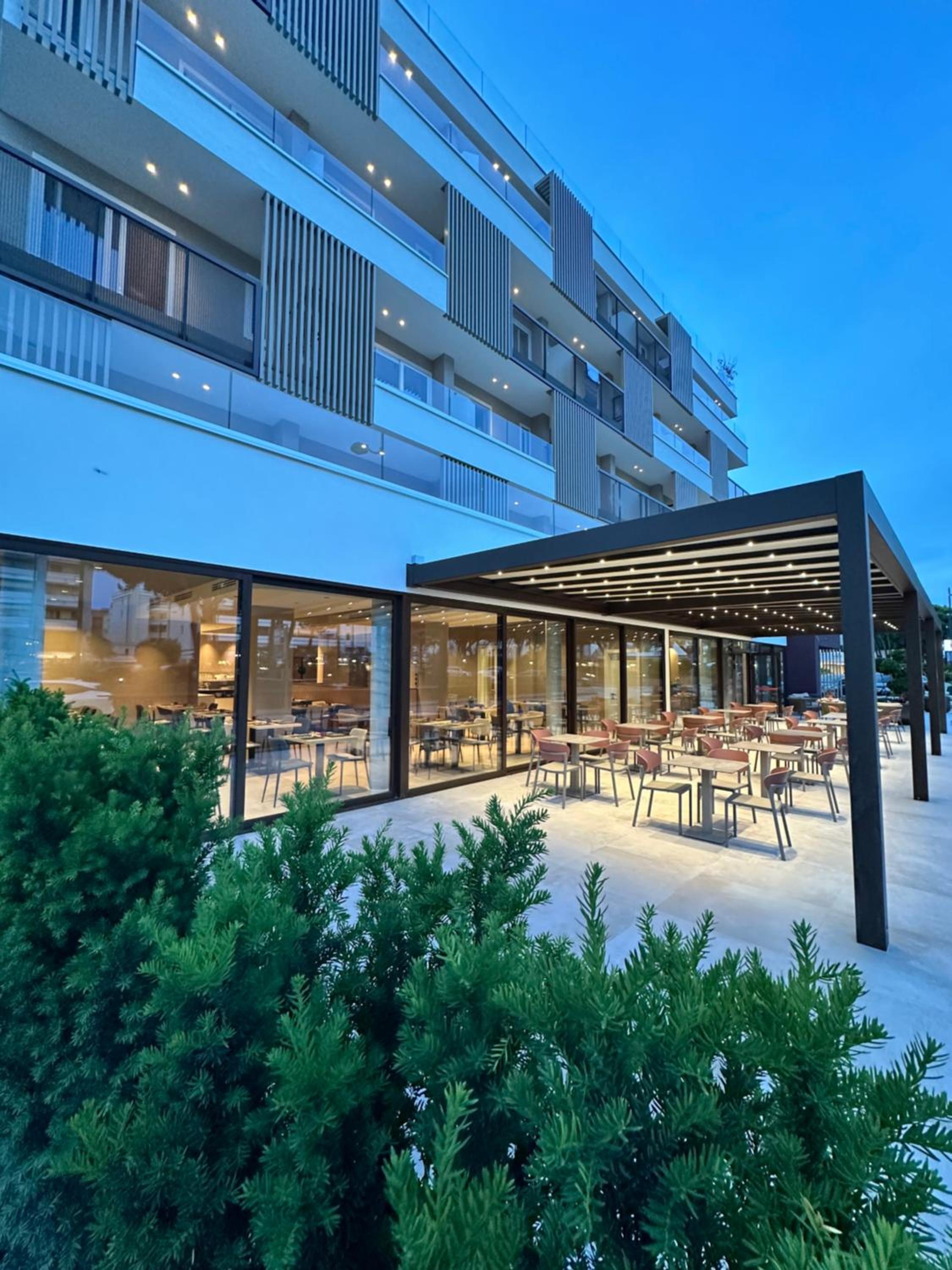 Фото Petit Hotel