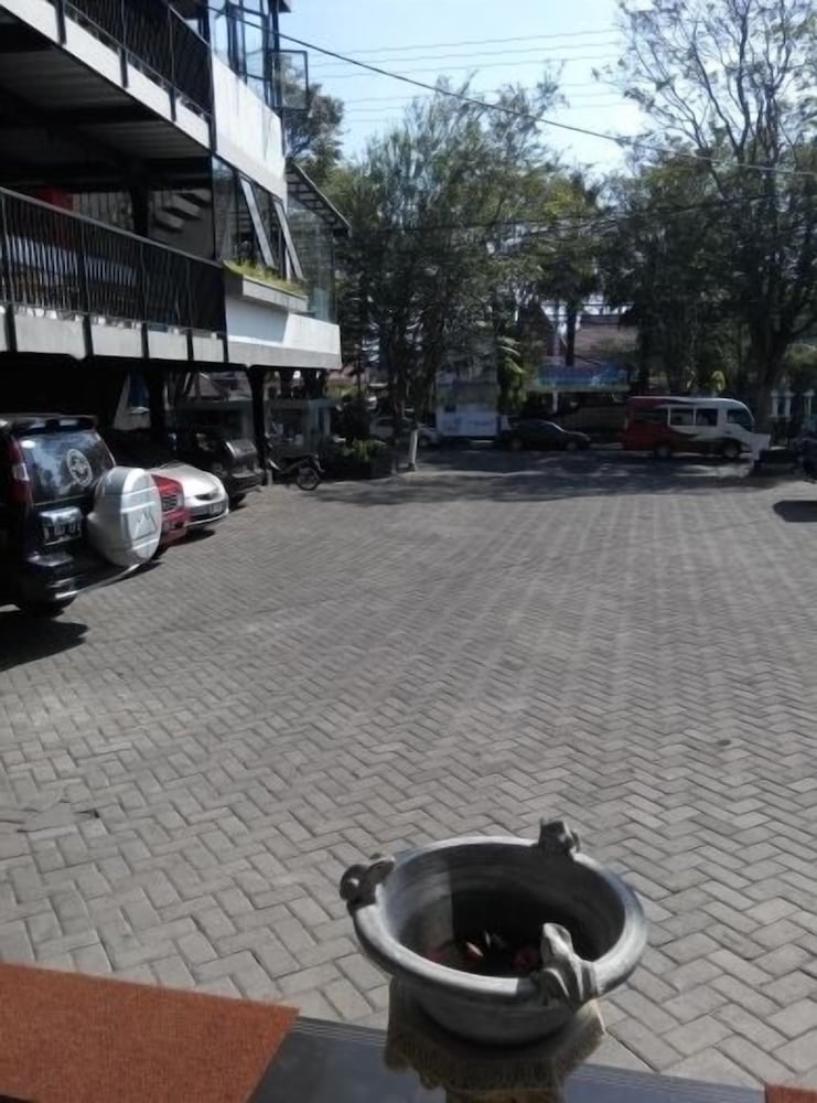 Фото De Wahyu Hotel