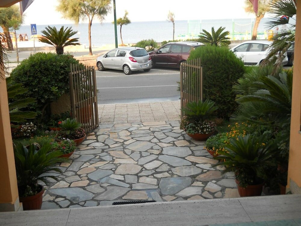 Фото Hotel Harmony