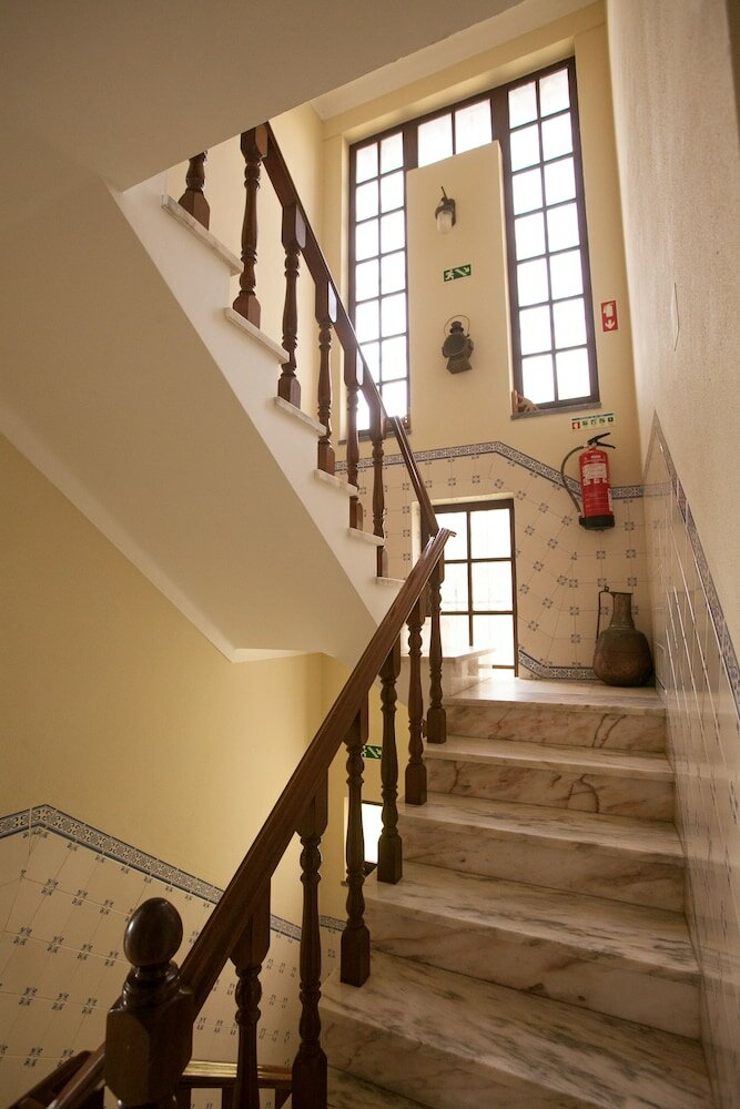 Фото Ericeira Chill Hill Hostel & Private Rooms - Peach Garden